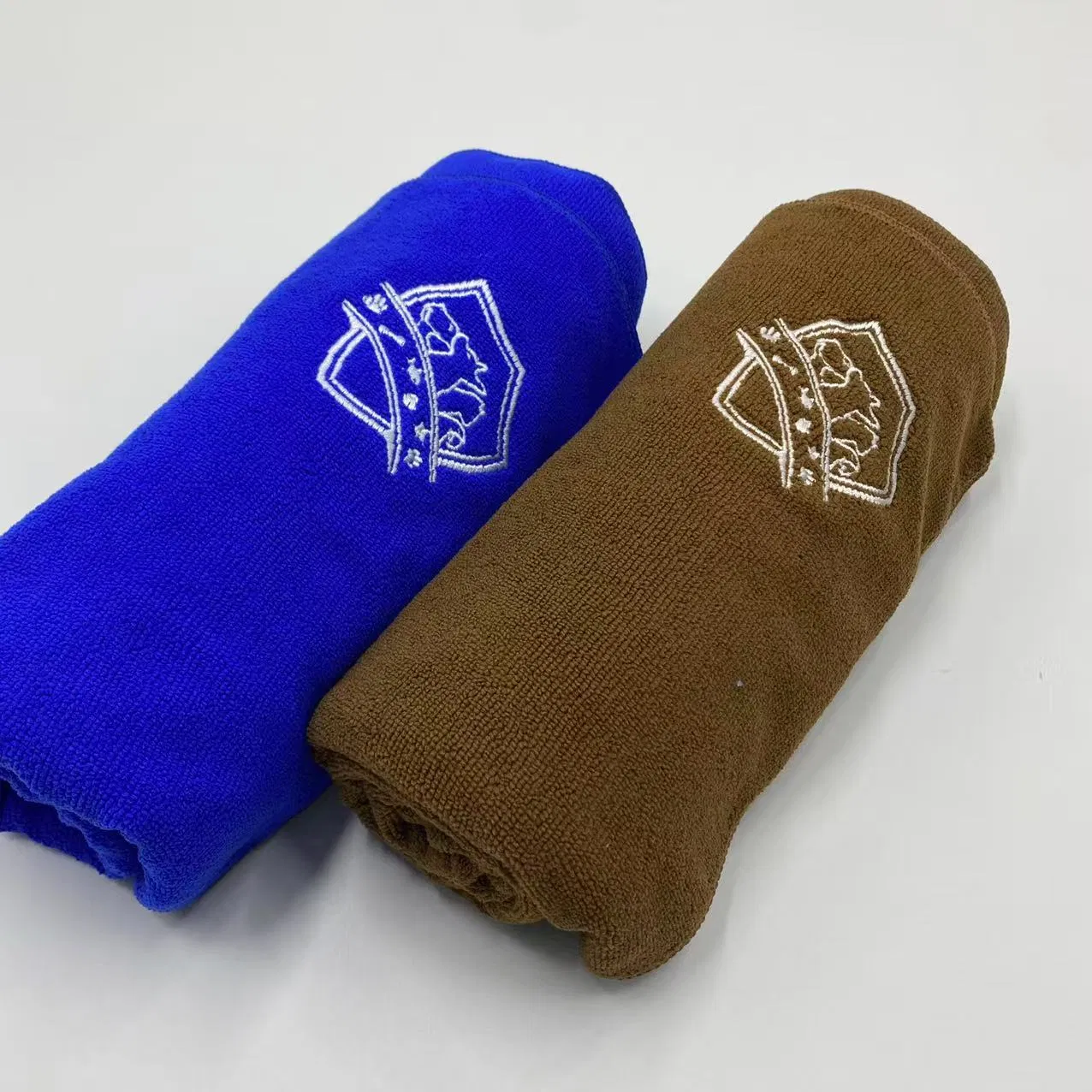 Cleanup High Quality Pet Dog Bathrobes Luxury Microfiber Absorbent Warm Wrap Head Full Body Dog Towel Microfiber Drying (The brown style)