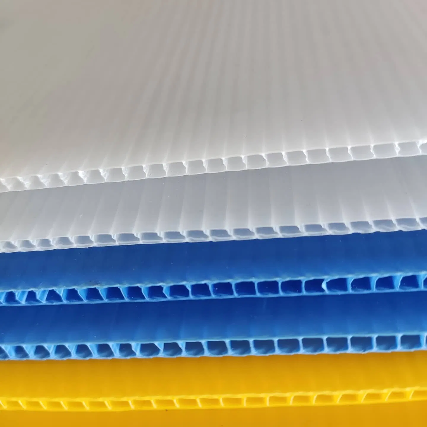 Red Color PP Hollow Plastic Sheets for Signs and Box