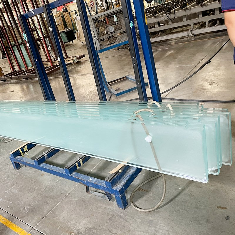 3.2mm/4mm Low Iron Glass for Glass Railing and Builing