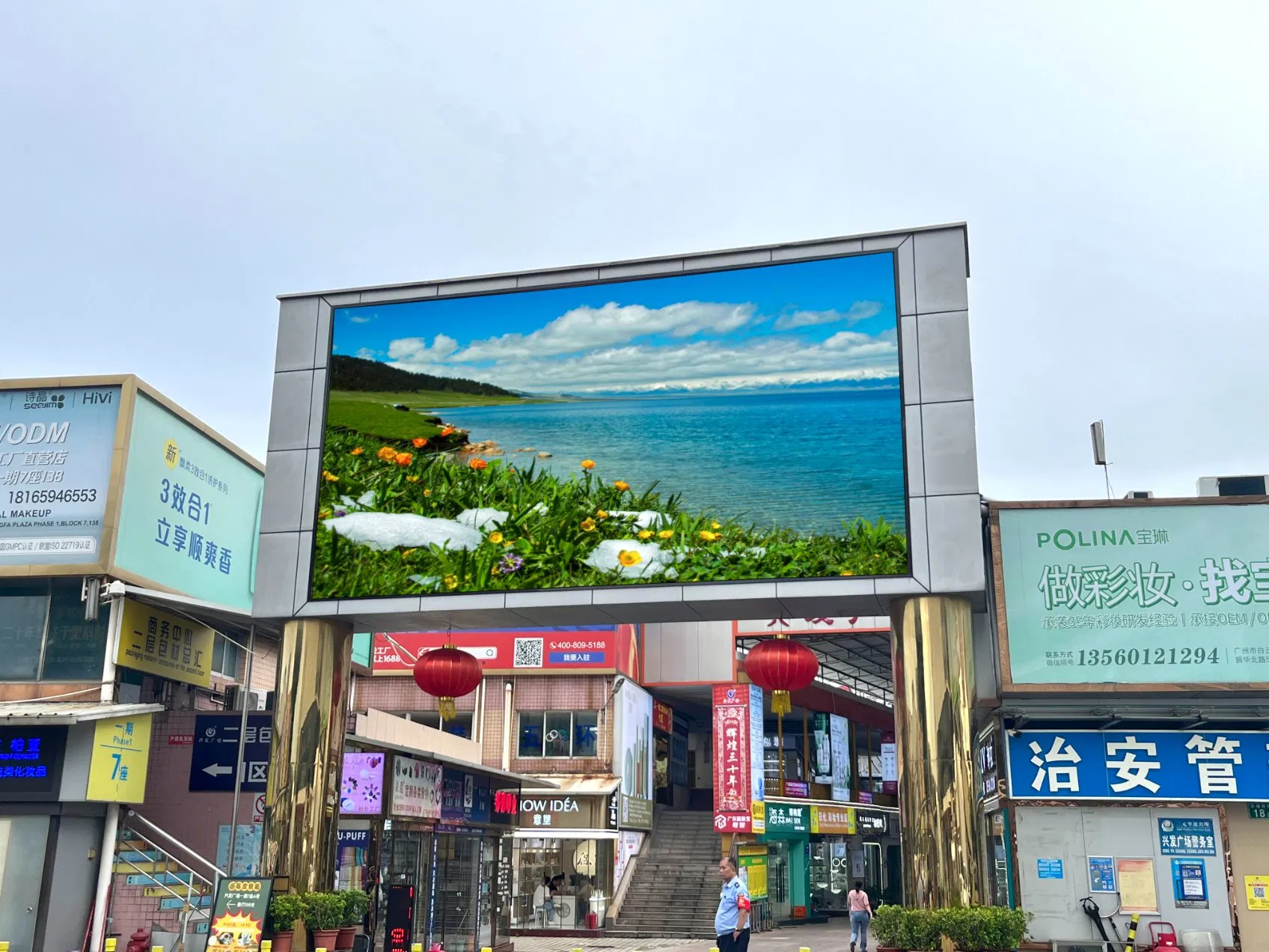 P2.5 Advertising LED Display Screen High Brightness Small Pitch LED Video Wall