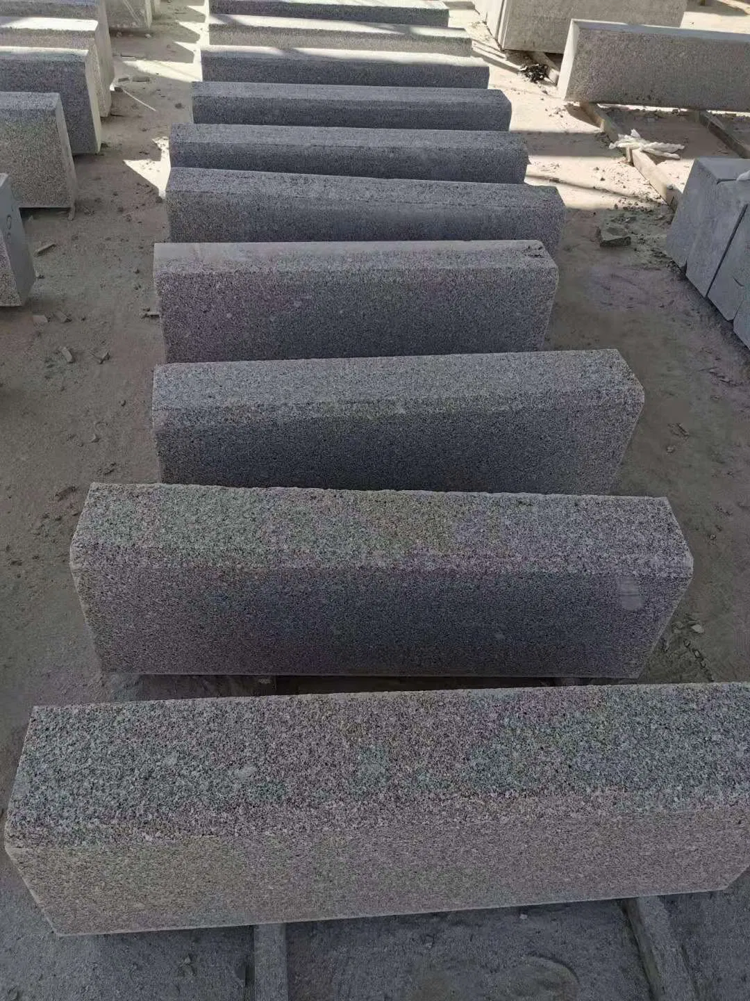 Cheap Grey /Black/White/Yellow/Granite Kerbstone/Curbstone/Kerbs for Garden / Landscape/ Paving/Road