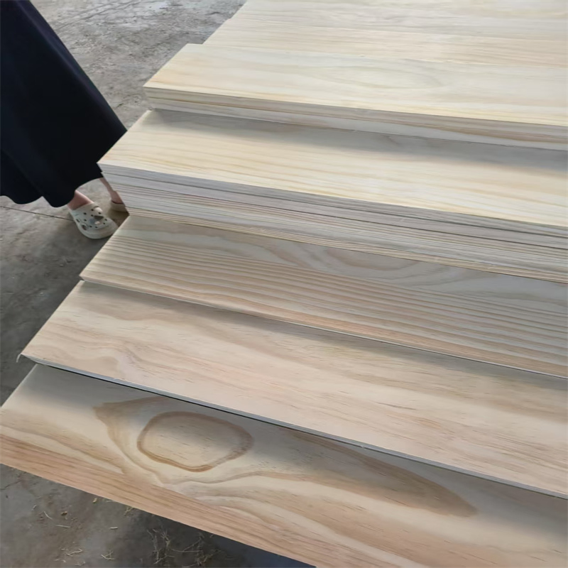 Customized Size AA Grade Clear No Knots New Zealand Radiata Pine Board