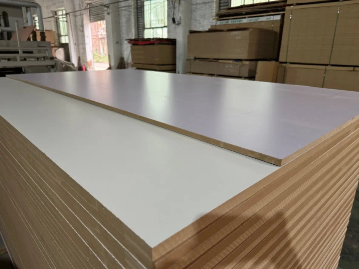White Color in Melamine Faced MDF Board Customized The Color for Furniture Decoration and Builidng Material