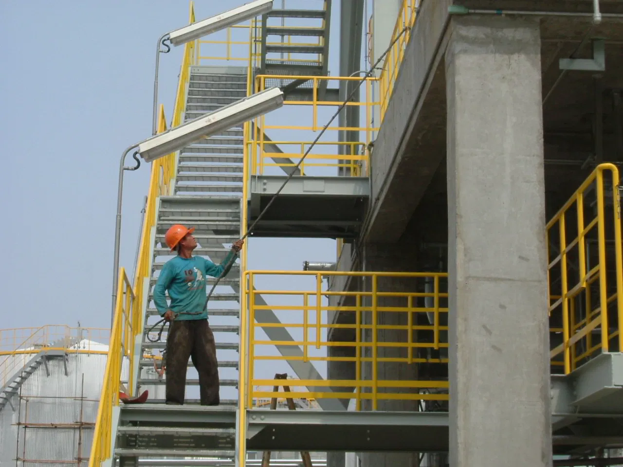 Hot-DIP Galvanized Ball Joint Steel Bar Railing Stanchion for Construction