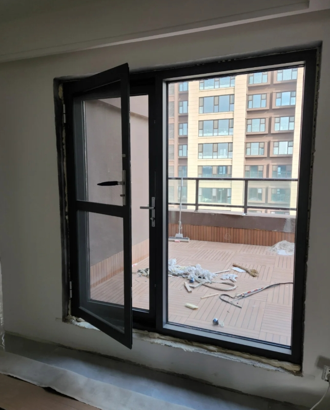 Sleek Minimalist Aluminum Alloy Swing Door for Modern Spaces