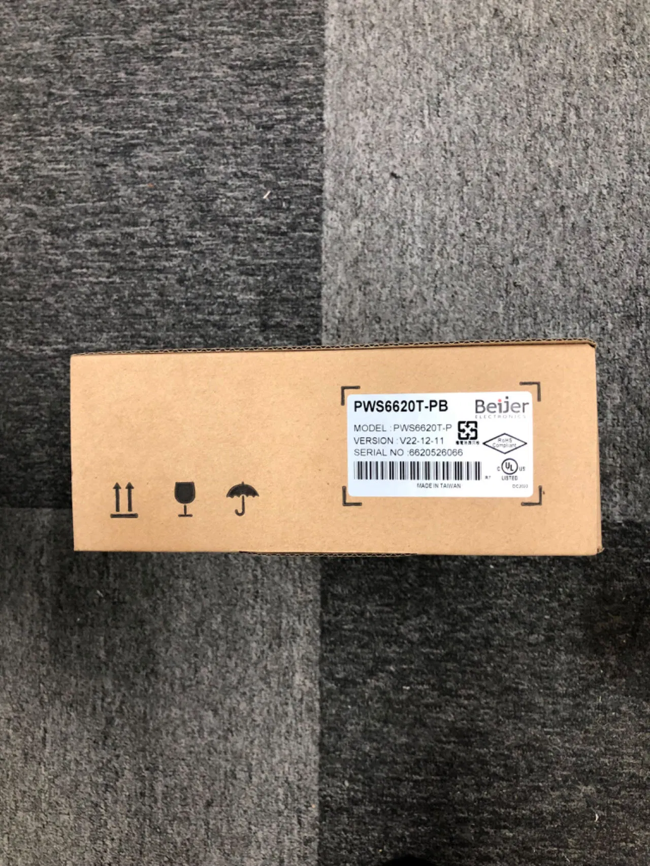 New in Box Hitech Pws6620t-P HMI Touch Screen 320X240 5.7 Inch DHL/FedEx