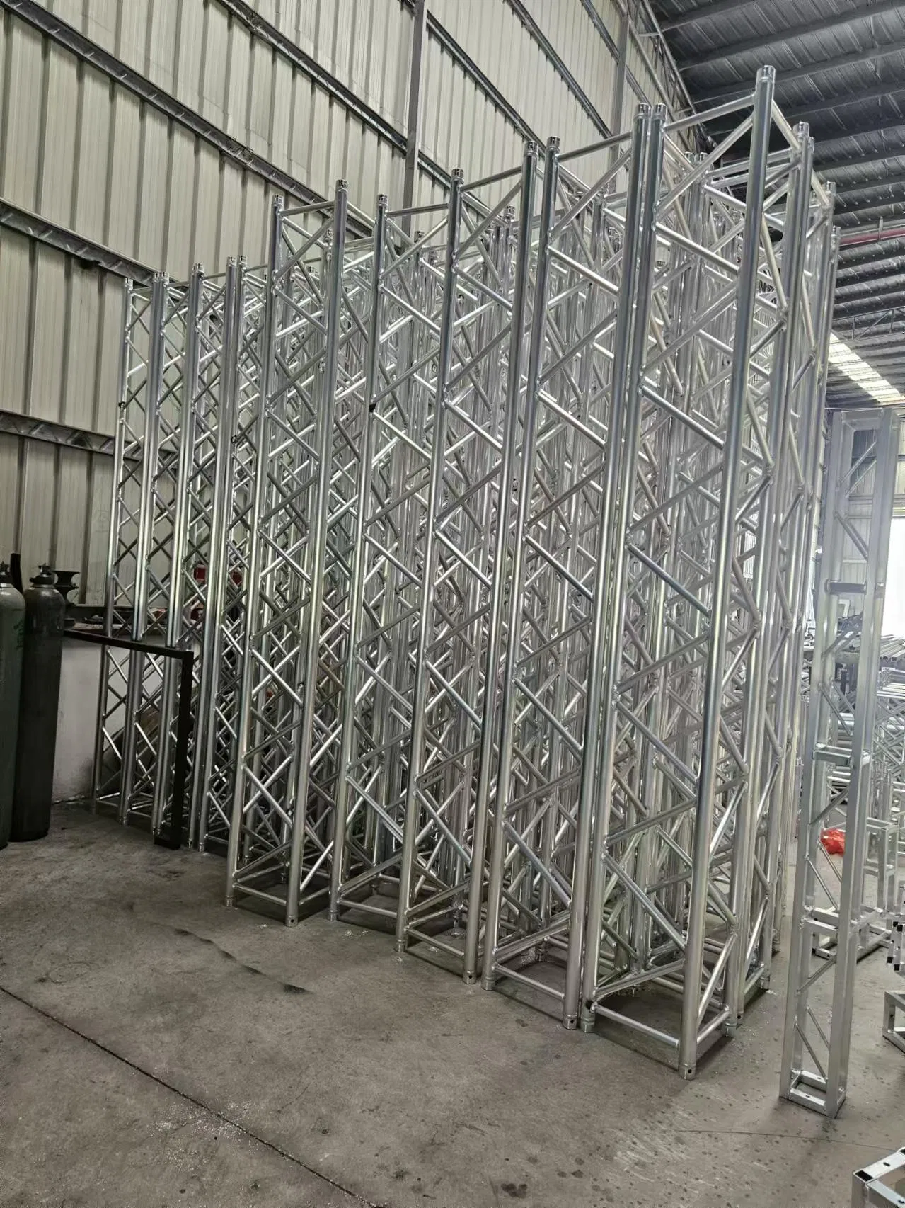 Outdoor Large Event Aluminum Mobile DJ Concert Party Truss Stage for Sale
