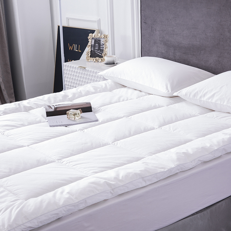 Hotel Bed Use White Comfortable Fiber Mattress Topper