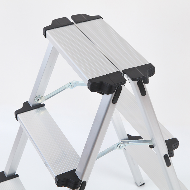 Aluminium Step Stool Ladder with Light Weight and Portable Construction Three Step Ladder