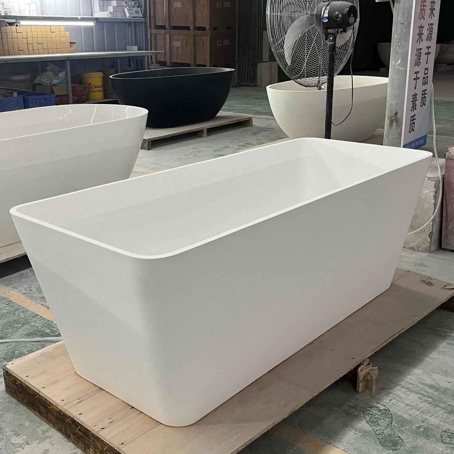 Прямоугольная акриловая ванна Miluo