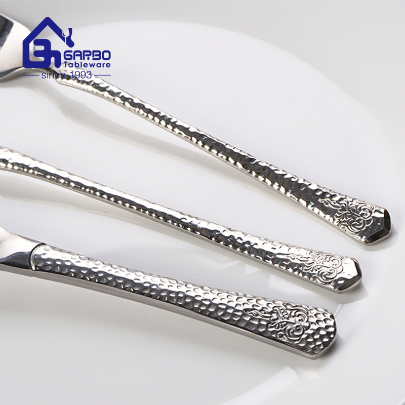 High Quality Stainless Steel Knife with Metal Handle and Golden Deco for Sale