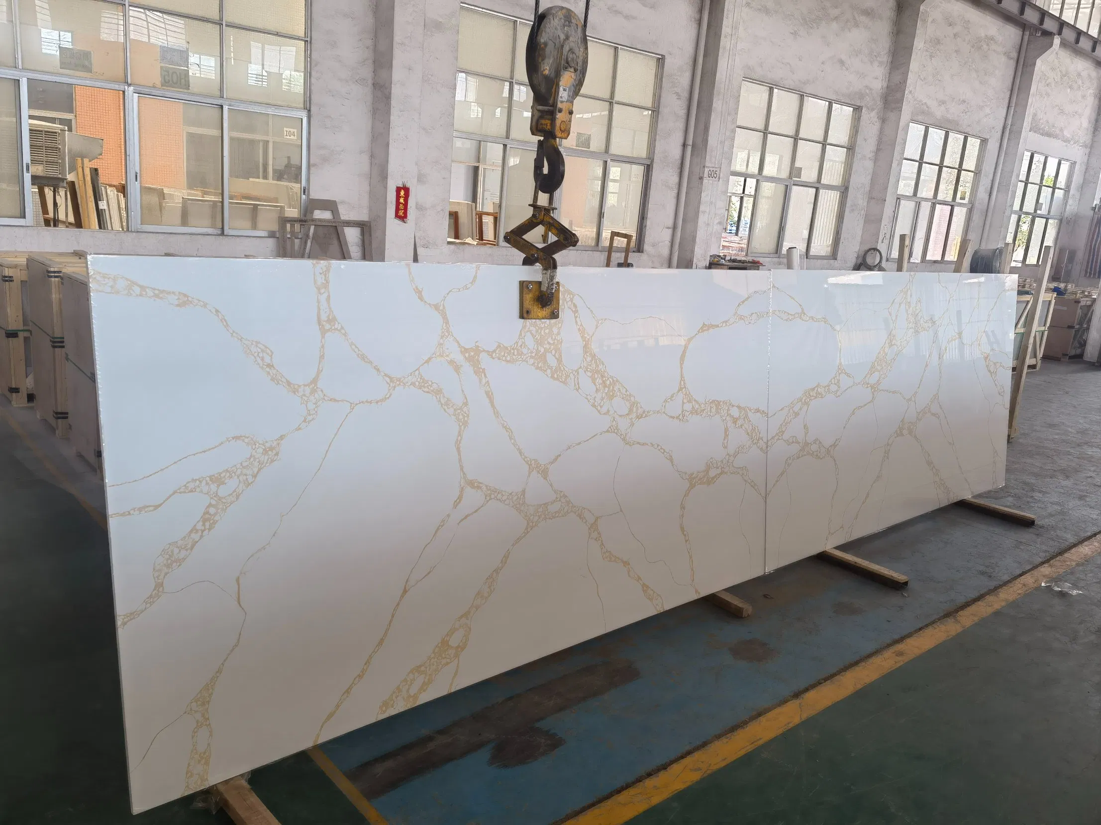 Guangdong Quartz Stone Calacatta Gold Quartz Slabs for Kitchen Countertops/Bathroom Vanity Tops/Table Tops