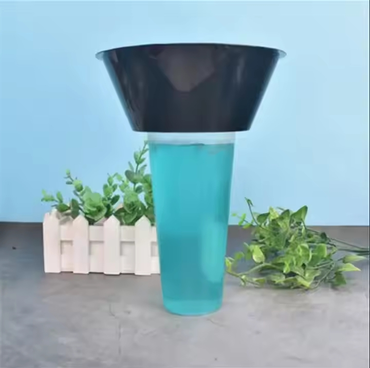 Стакан и миска с крышкой 700 мл для напитков