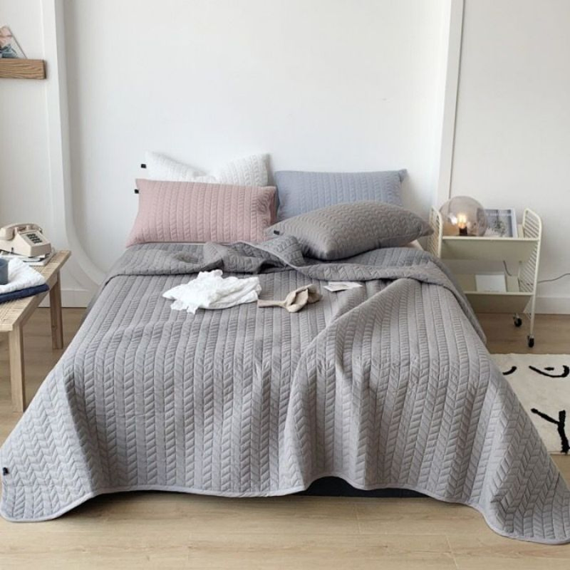 ODM/OEM Plain Color Home Hotel Textile White Bed Sheets Double Coverlets Quilts Three-Pieces Washed Bedcover Cotton Bedding Set Pillowcases Bedspread