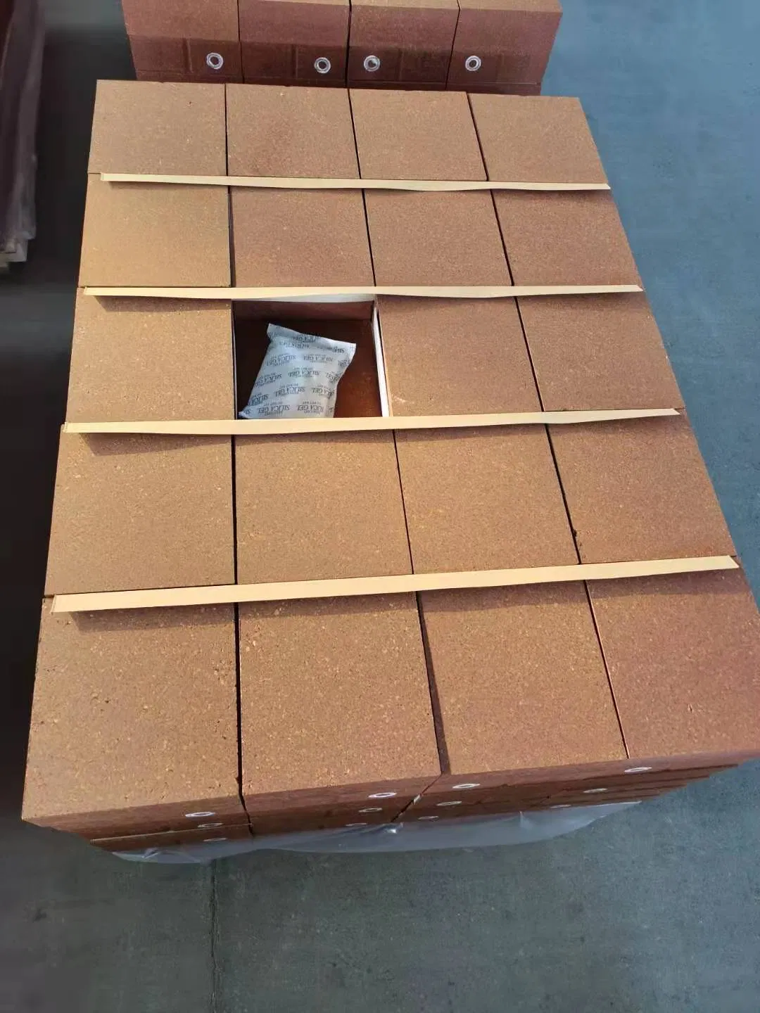 Магнезитовый кирпич Hercynite для зоны обжига печи