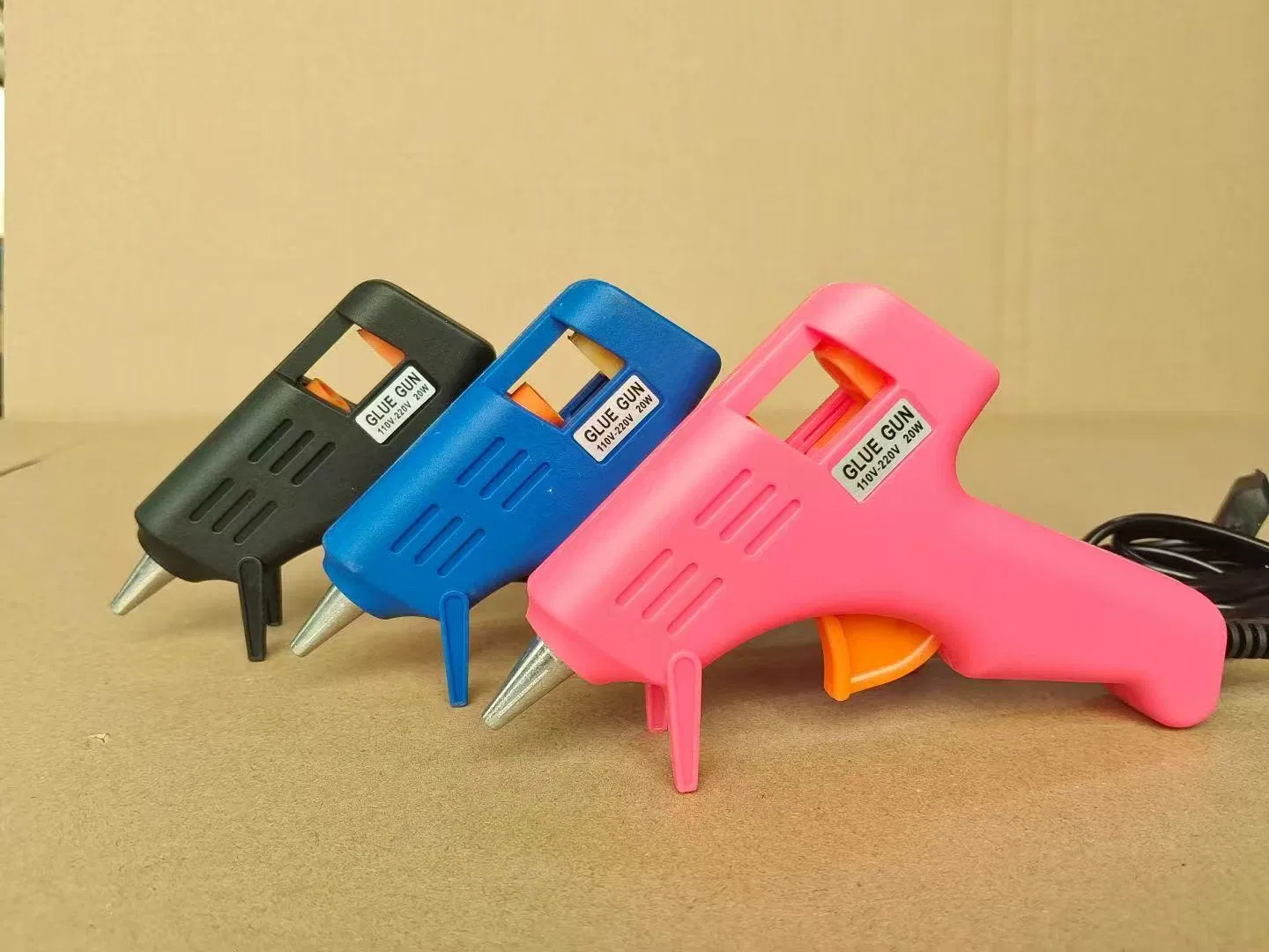 Customized Hot Melt Glue Gun 7mm 11mm Safe and Environmentally Friendly Material Without Leakage