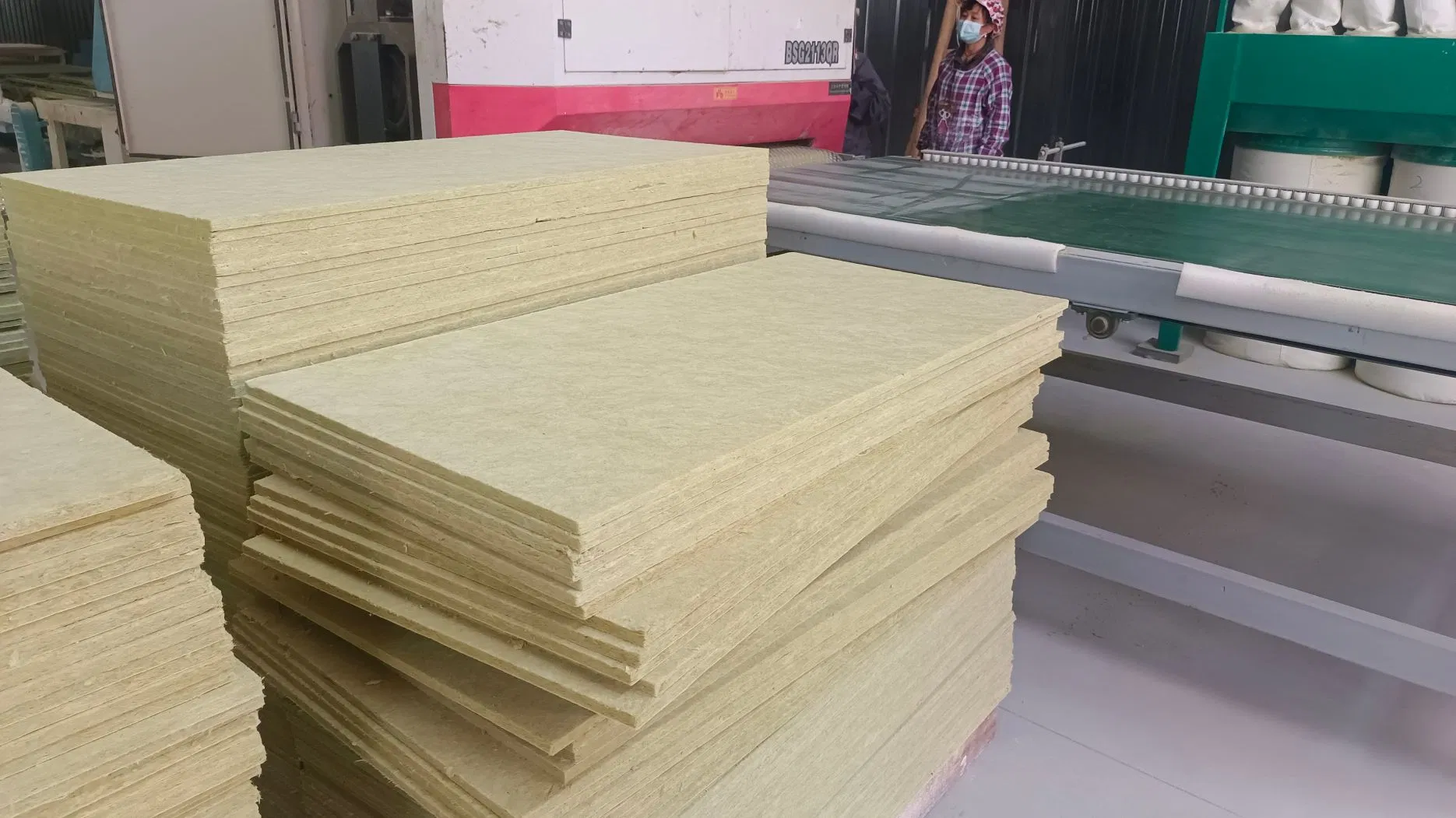 China Manufacturer Sound Proofing Ceiling Sound Absorbing Suspended Insulation Rockwool Ceiling Panel