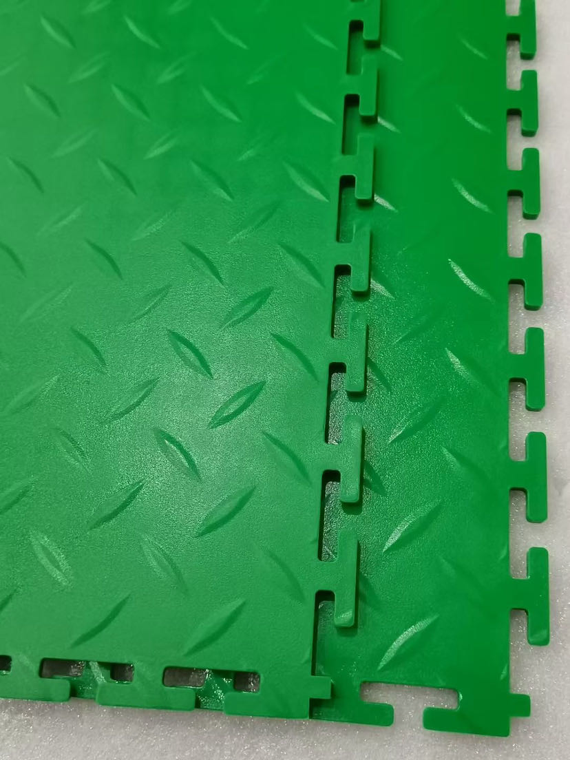 Пластиковая плитка для пола 500x500 мм, зеленая