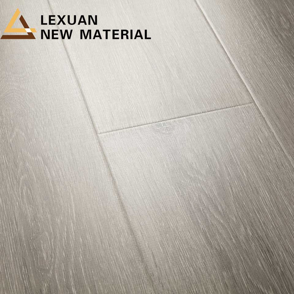 Водостойкий ламинат 8-12 мм с черной основой, глянцевый