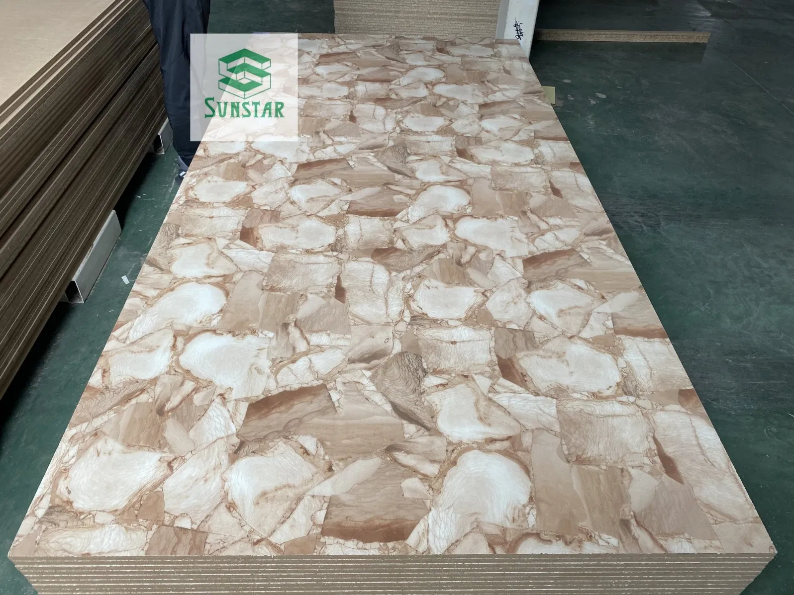 Newest Decor /Different Colour of High Quality Wholesale Light/Glossy/Matt/Embossed/Phantom Face /Finish Faced MDF for Furniture/ Decoration
