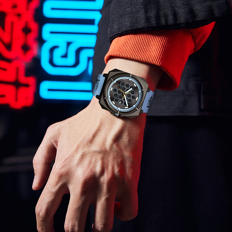 Men's Quartz Sports Watch Hollow out Luminous Waterproof Silicone Strap Student Wristwatch