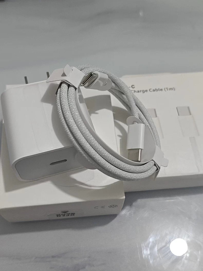 (C-L) Type C to Type C Computer and Phone Charging Cable Fast Charging Data Cable 5A 100W White USB Type-C Cable 3A USB C to Lightning Cable
