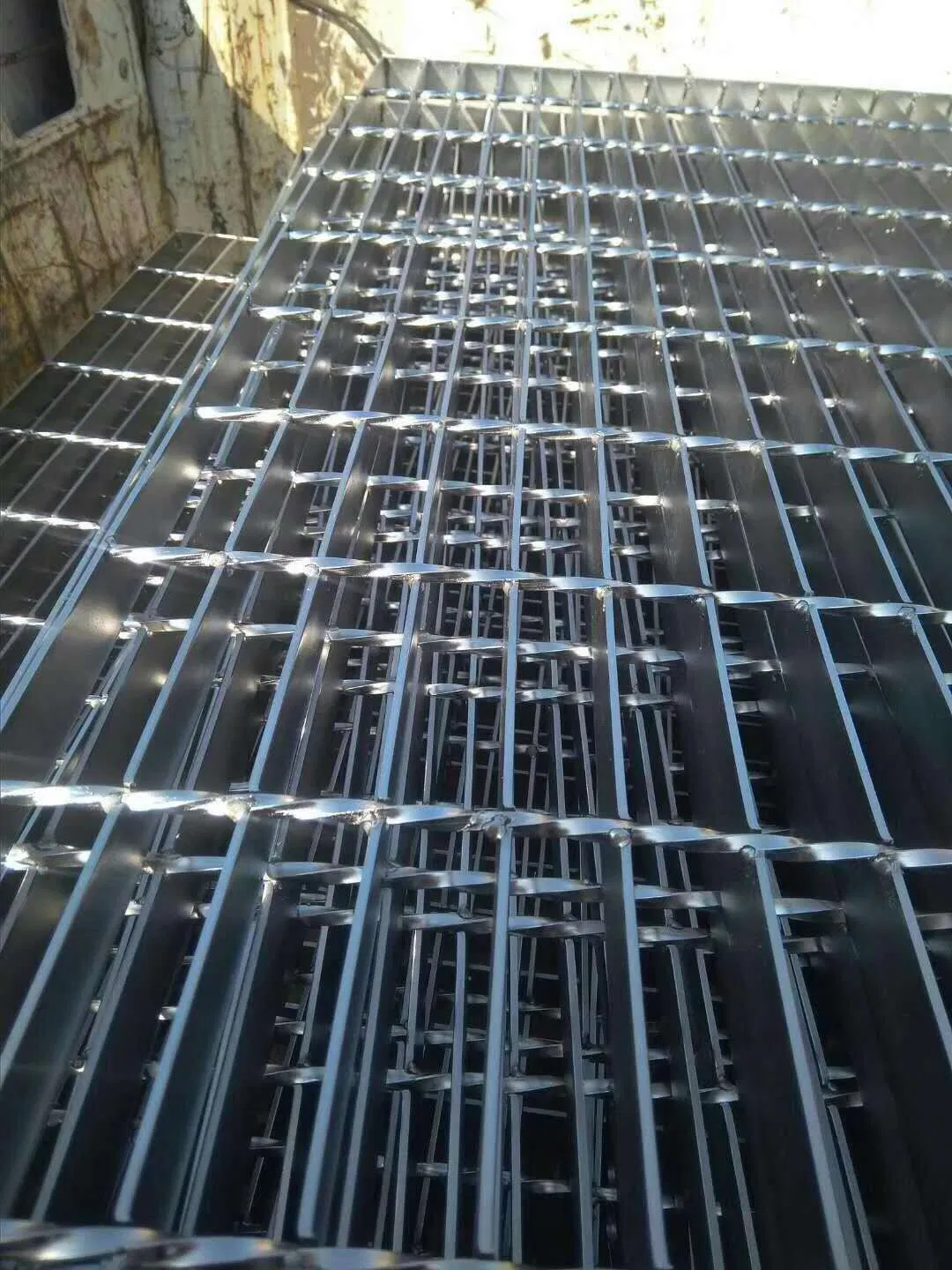 Galvanized Steel Grating/Steel Grating for Stair Trend Walking Plate
