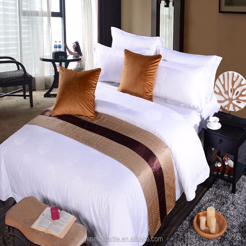 Factory Price 100% Polyeaster Bed Runner for Sale