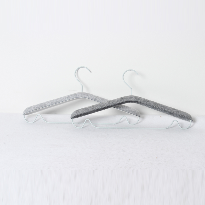 Eco-Friendly Thermoforming Pet Clothes Hanger Customized Color Size Non Woven Baby Hanger for Closet Wardrobe