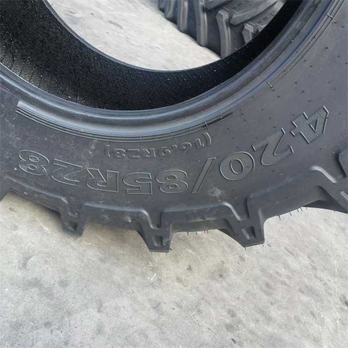 420/85R28 R-1W Радиальная сельскохозяйственная шина