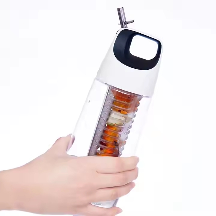 Спортивная бутылка для воды с инфузером для фруктов, 700 мл