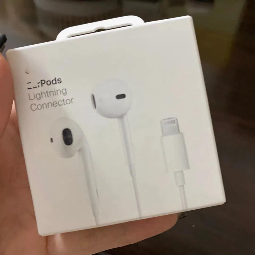 Проводные наушники для Apple Lightning и Type-C