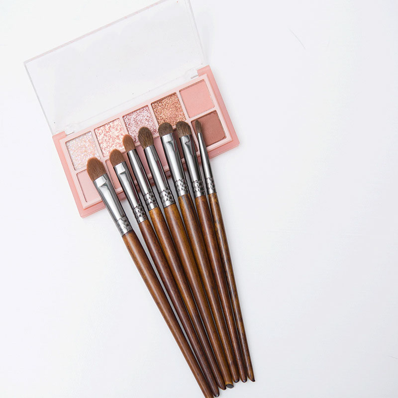 Cruelty Free Synthetic Bristle Makeup Brush Metal Ferrule Makeup Brush