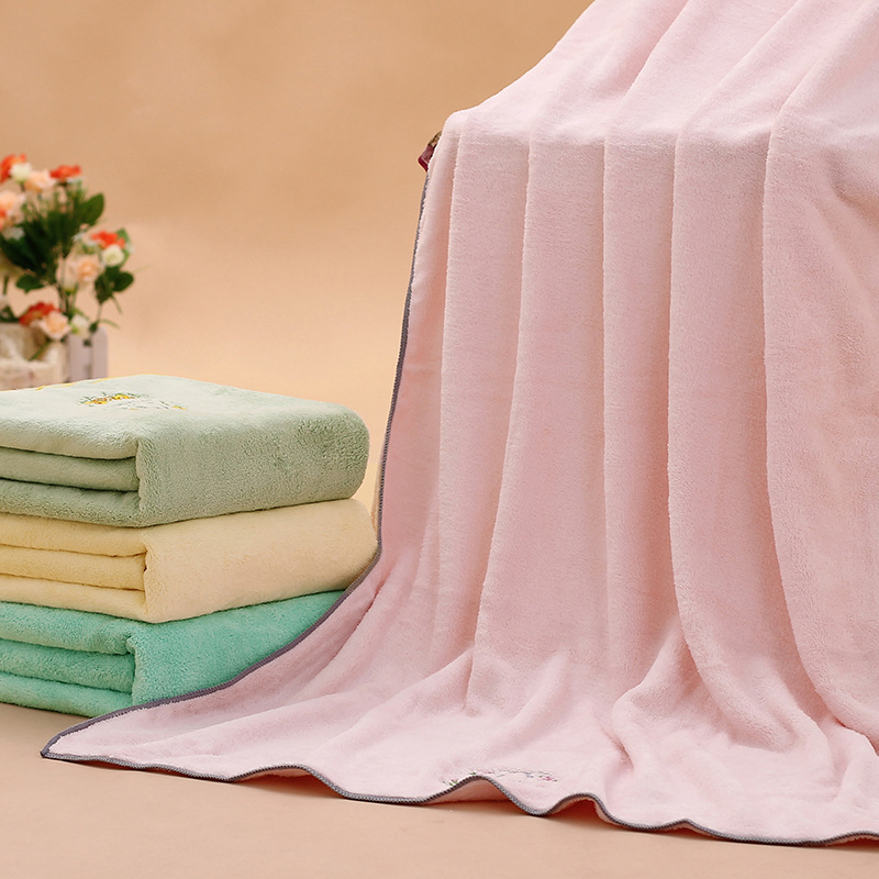 Microfiber Super Absorbent Wholesale Custom Logo Embroidered Bathtowel for Home Hotel Beach