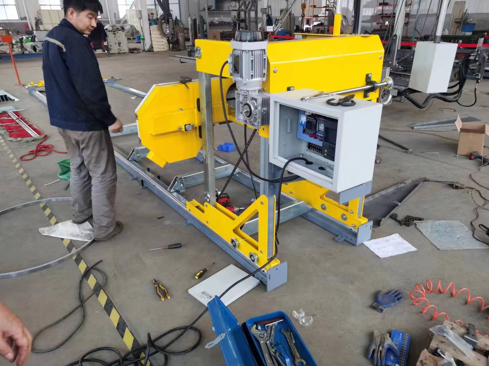 Станок ленточнопильный по дереву