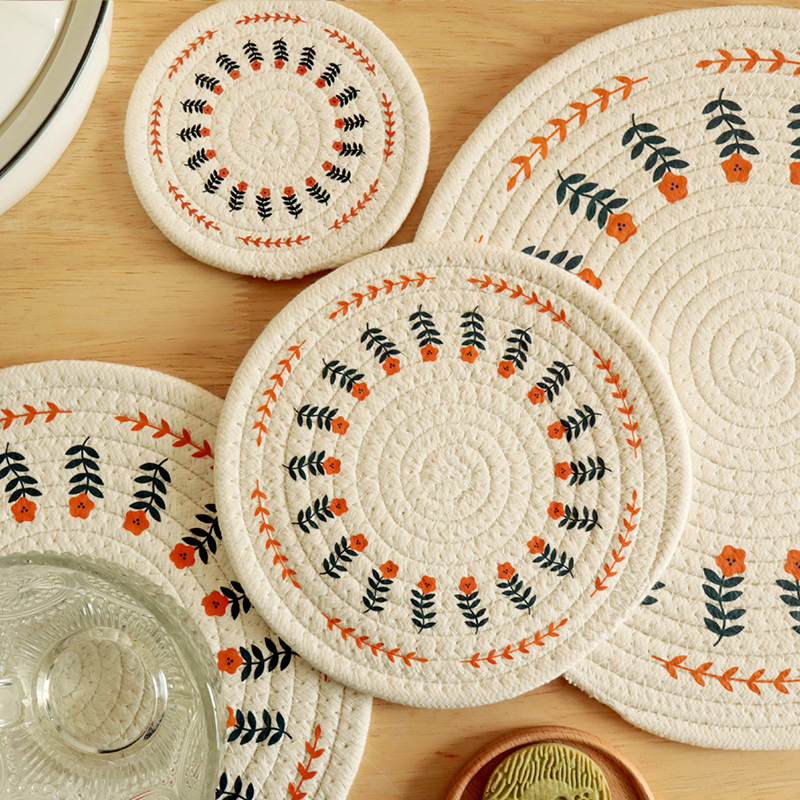 Nordic-Style Cotton and Linen Heat-Insulating Dining Placemat for Home Use