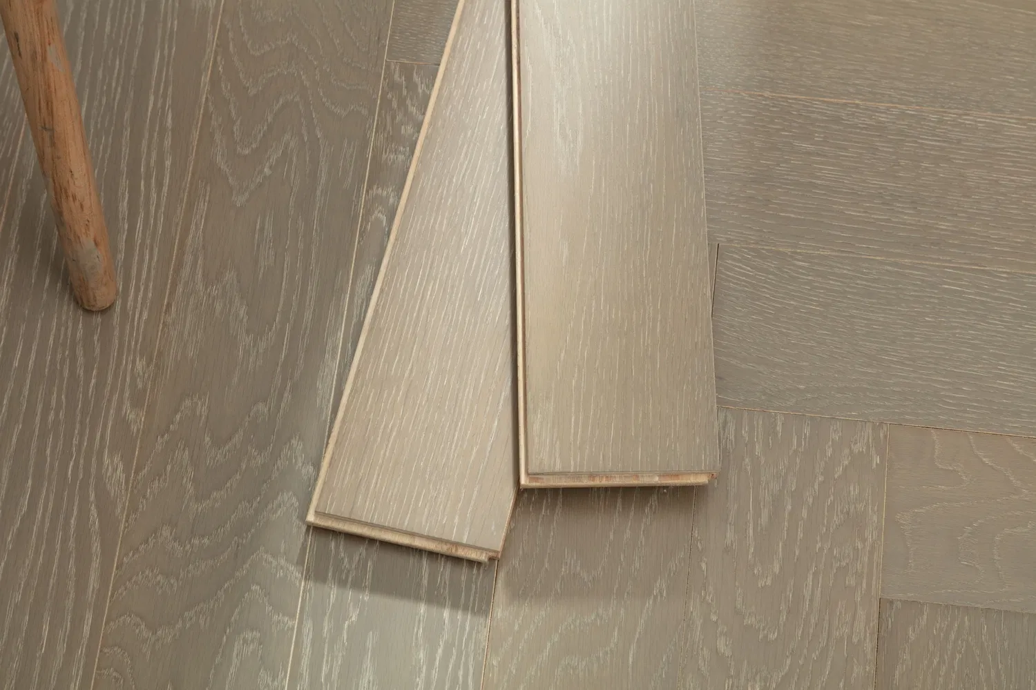 Паркетная доска Herringbone для галерей, устойчивая к царапинам