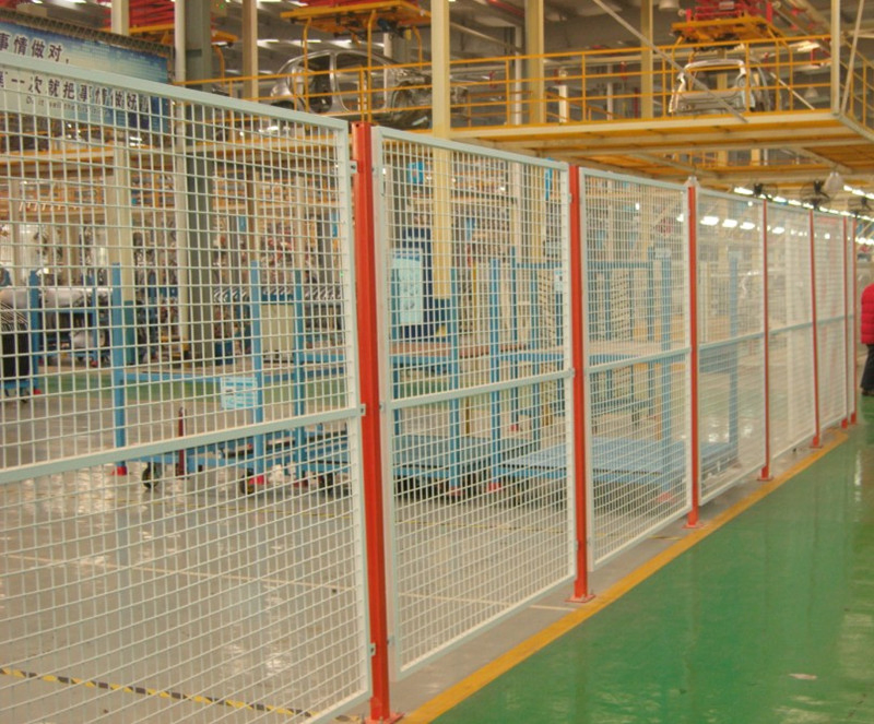 Galvanized Outdoor Perimeter 3D Fence Curved Welded Mesh Weaved Security Fence Metal Iron PVC Coated Secured Wire Garden V Triangle Bending Panel Fence