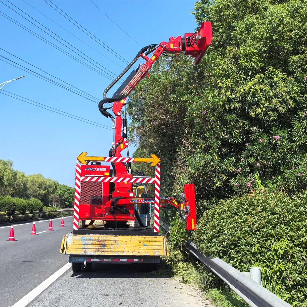 Compact Hydraulic Hedge Cutter for Professional Use with Heavy-Duty Design