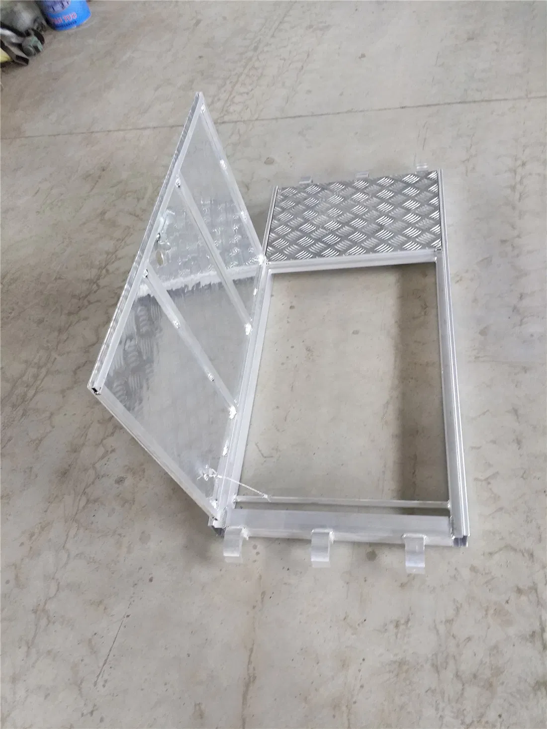 Climbing Ladder and Stair Light Weight