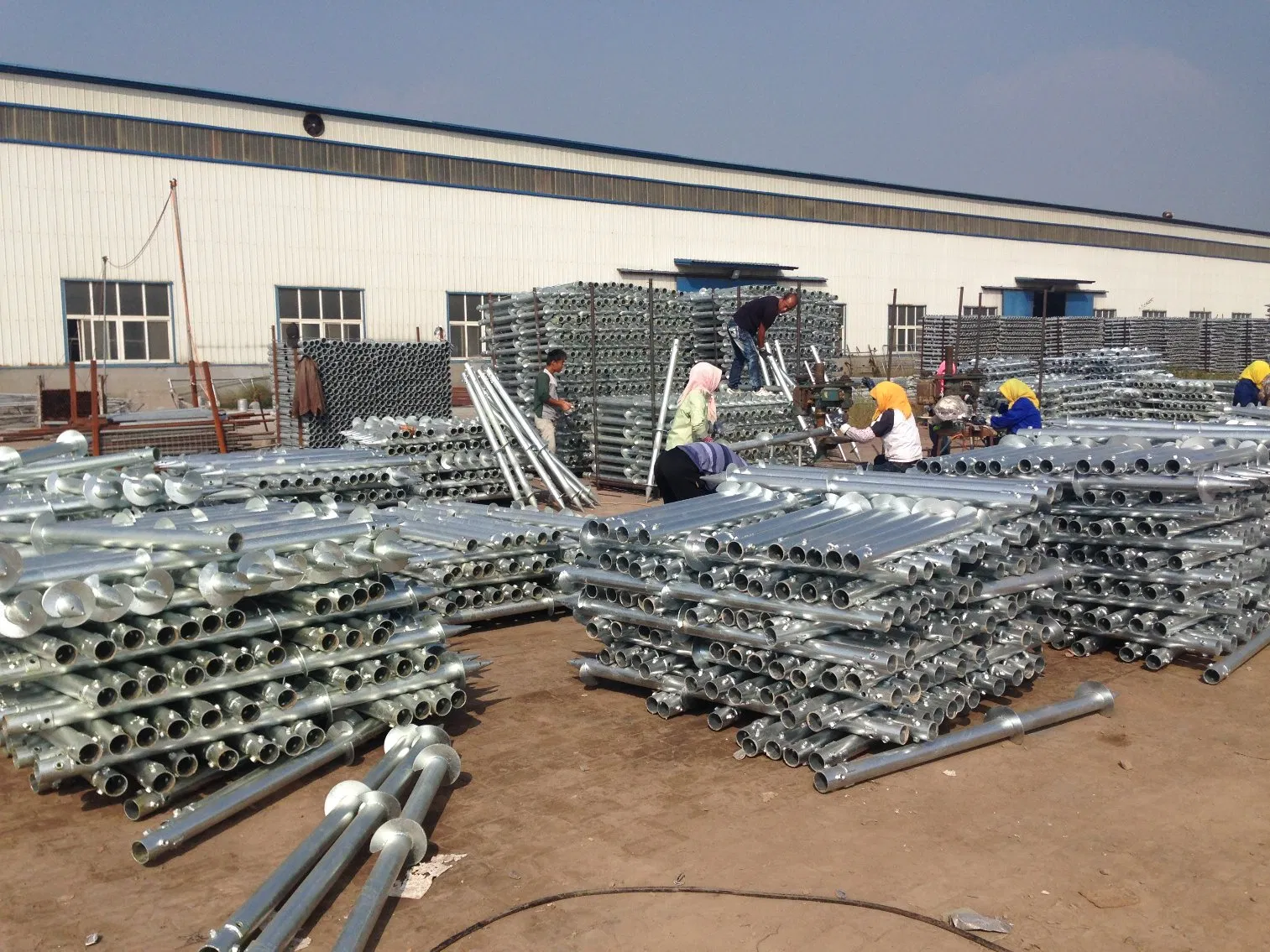 Грунтовый анкер оцинкованный длинный