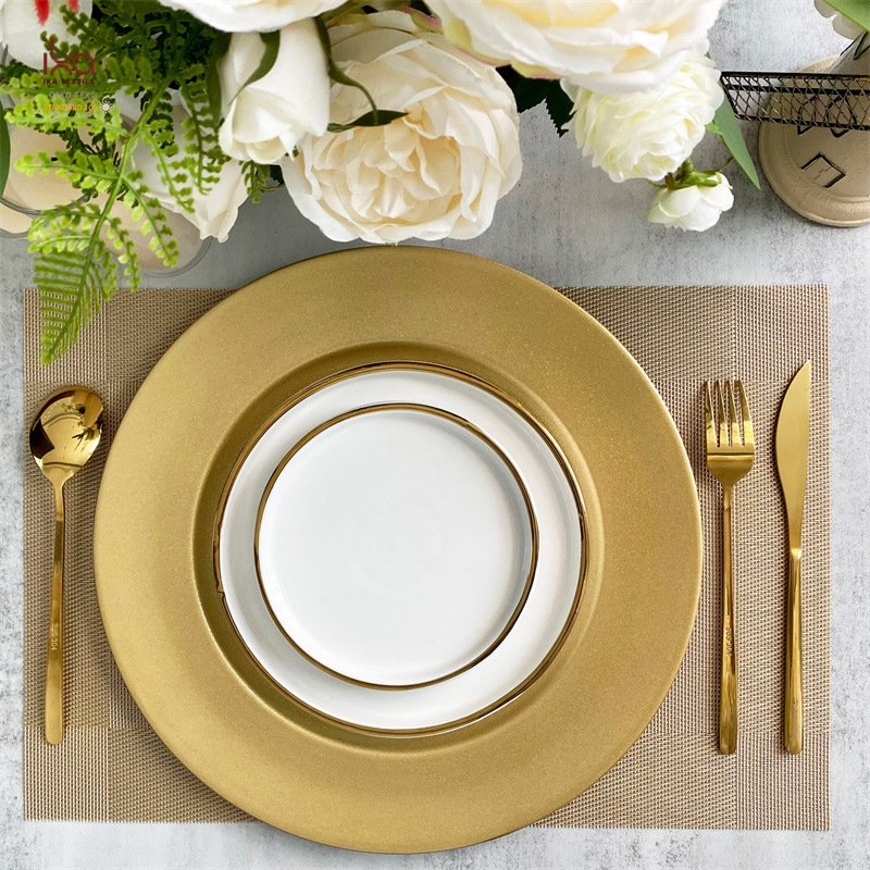 Hot Sale Acrylic Plastic Beaded Rim Round Bulk Tabletop Decorative Dinner Party 13" 100 Gold Charger Plates for Wedding