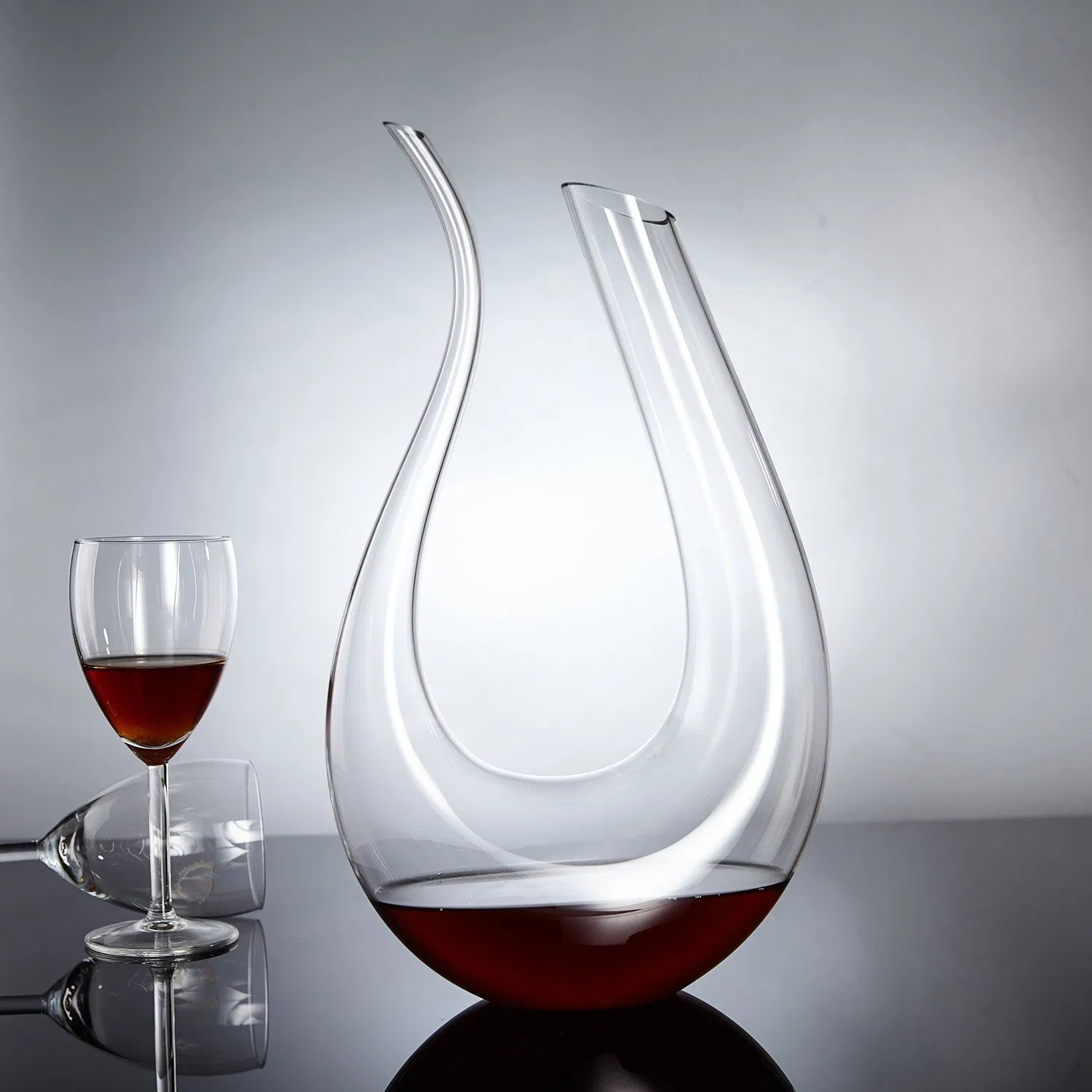 Lead-Free Crystal Glass Red Wine Decanter 1300ml U-Shape Wine Decanter for Adesso