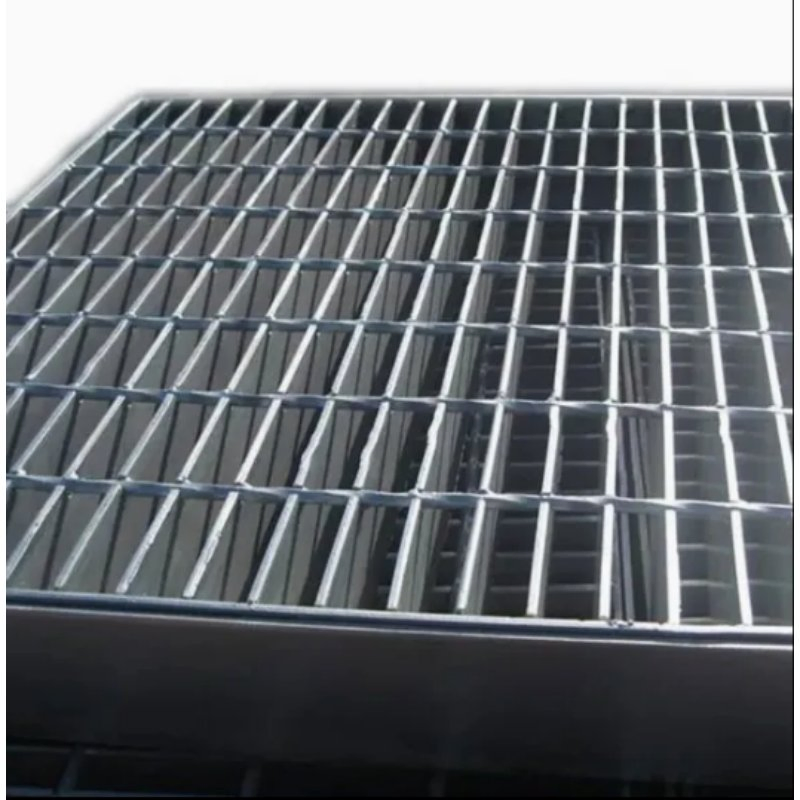 Hot DIP Galvanized Steel Driveway Grating Heavy Duty Metal Bearing Bar Steel Grid Serrated Steel Mesh Grating