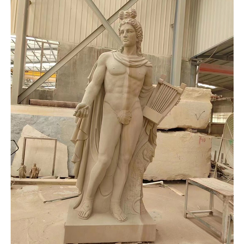 Статуя из бежевого известняка на заказ