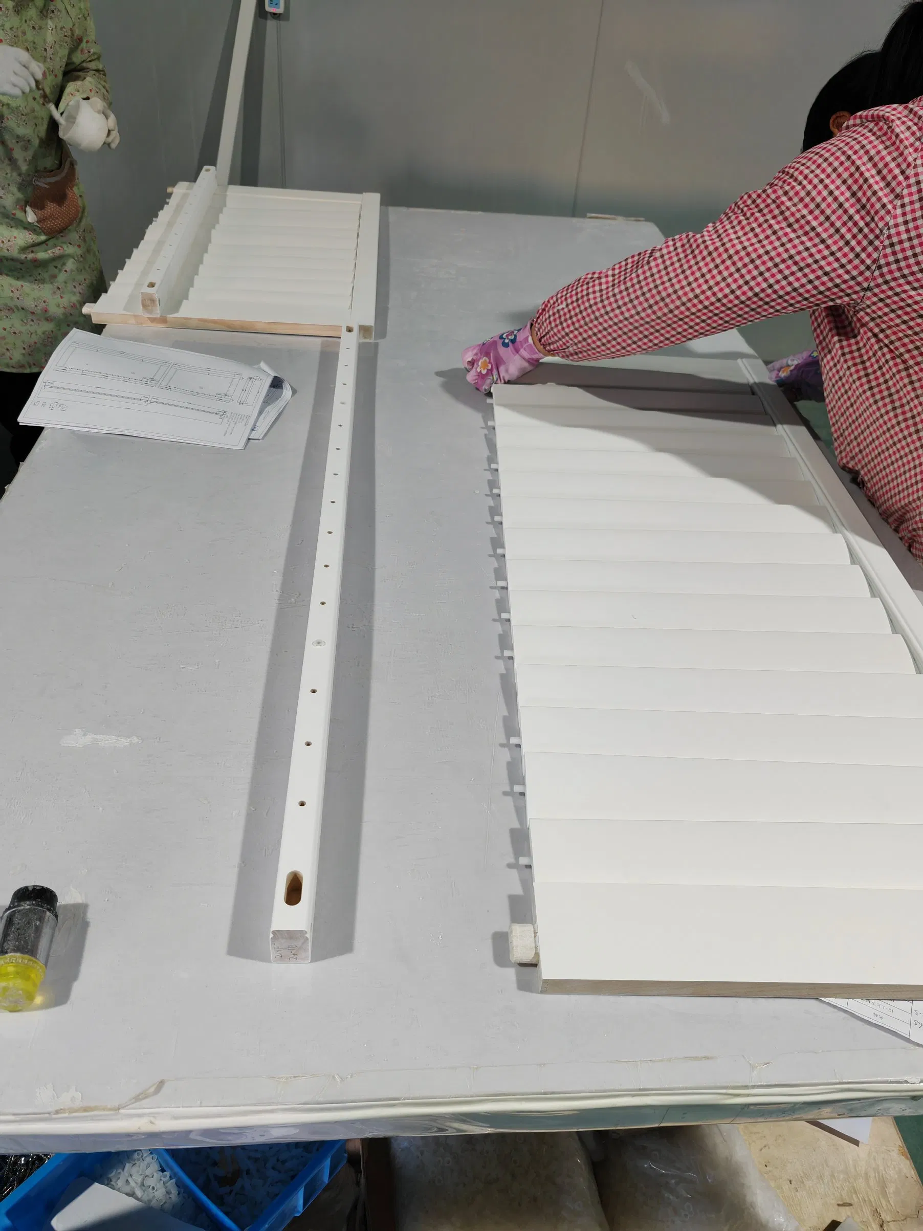 Factory Price Plantation Shutters Wood Louvered Windows Shutter Simple Style Wooden and PVC Shutters for Interior Window Decoration