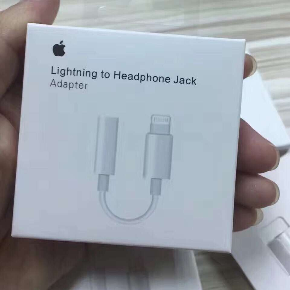 Аудио-адаптер 3.5 мм для iPhone 7/7 Plus