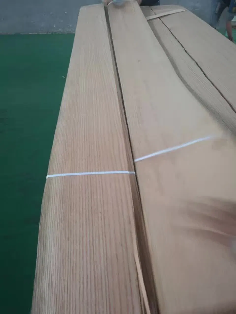 Factory-Slicer Natural American Red Oak Veneer in 0.50mm