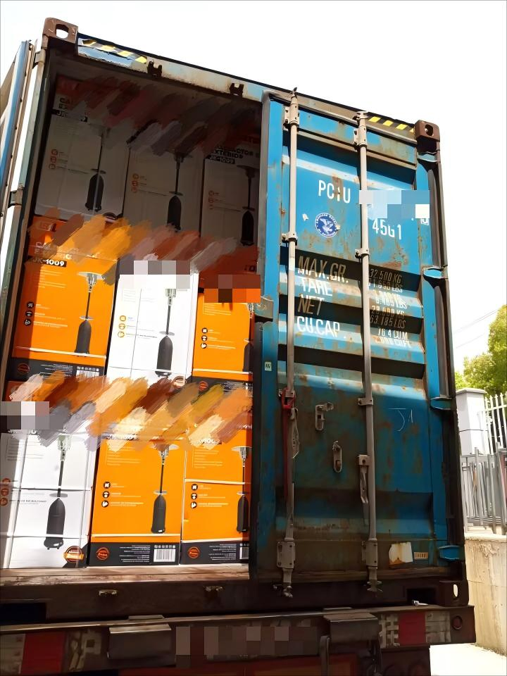 Stand Patio Heater with Wicker and Metal with Golden Hammered