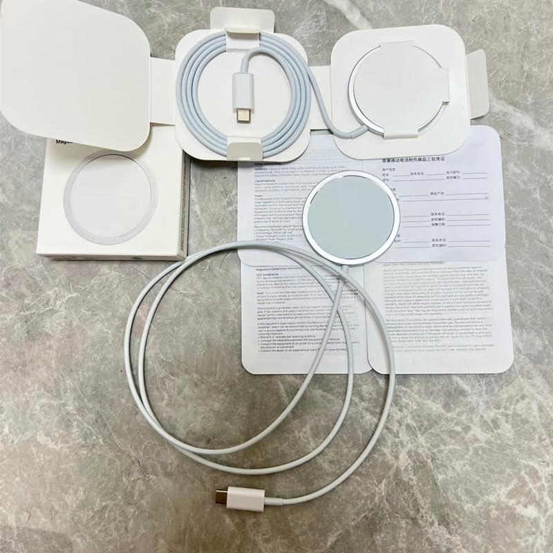 High Quality Latest Magsafe USB-C 15W 1: 1 Restoration Stable Magnetic Wireless Fast Charging Charger
